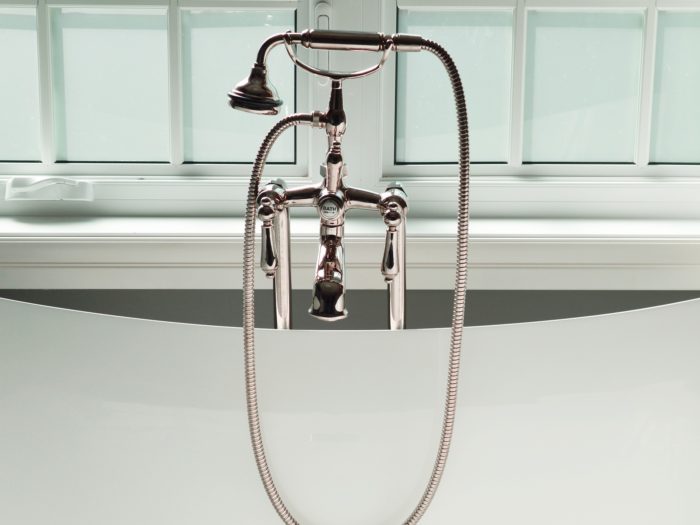 bathtub-2174699_1920