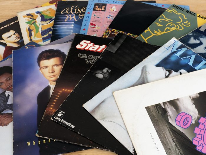 records-1230079_1920