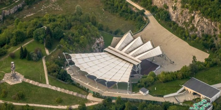 the-amphitheater-2315381_1920