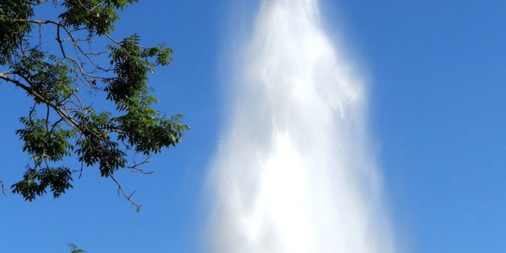 fountain-2676856_1920