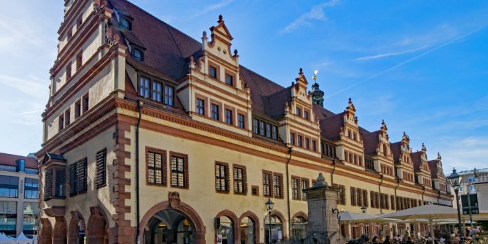 old-town-hall-2388597_1920